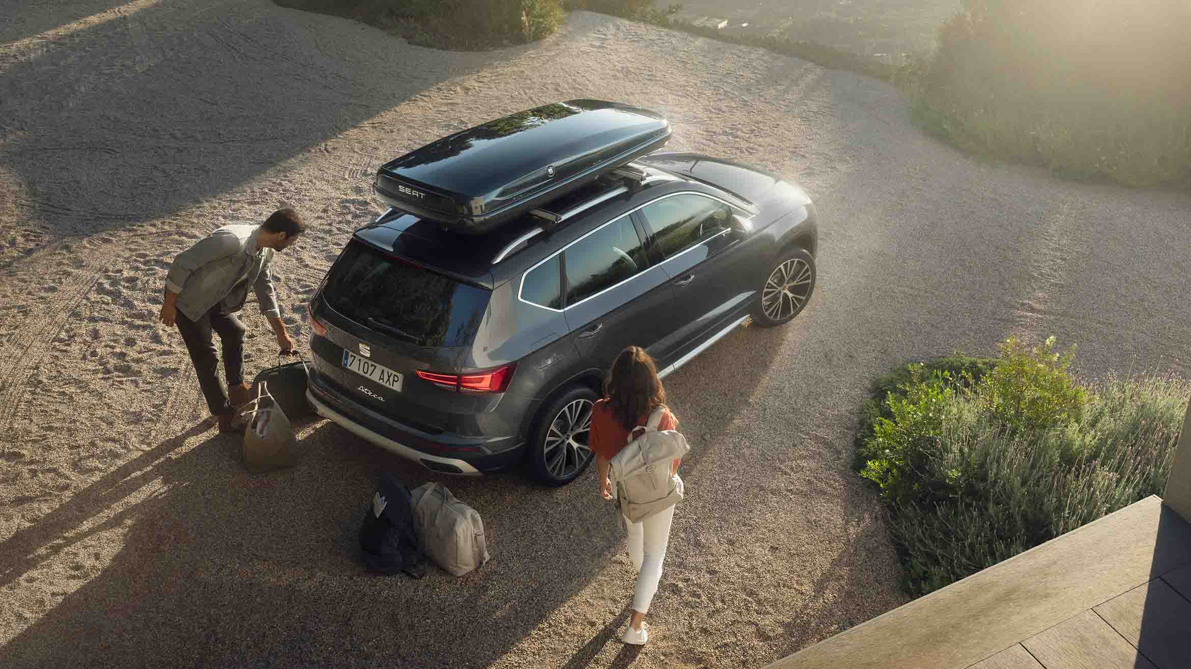 seat ateca graphite grey with roof box